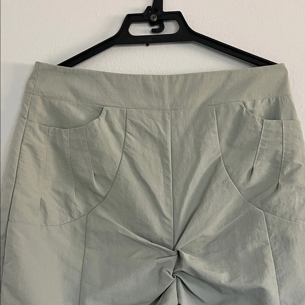 Chic Women's Balloon Skirt - Picture 2 of 5